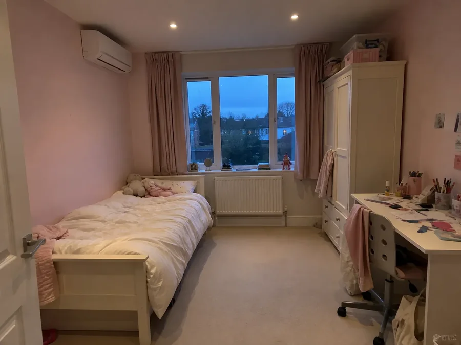 Single bedroom in a bay window with the air conditioning fitted